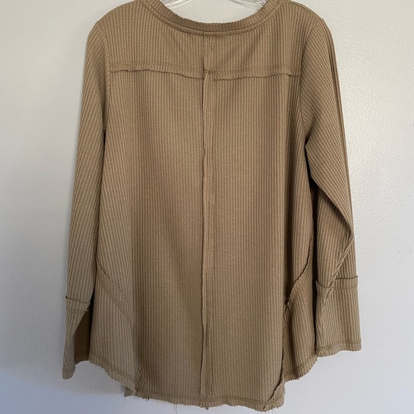 Hunter Henley Tunic - Amaryllis x Almost Ready Blog - Picture 6 of 6
